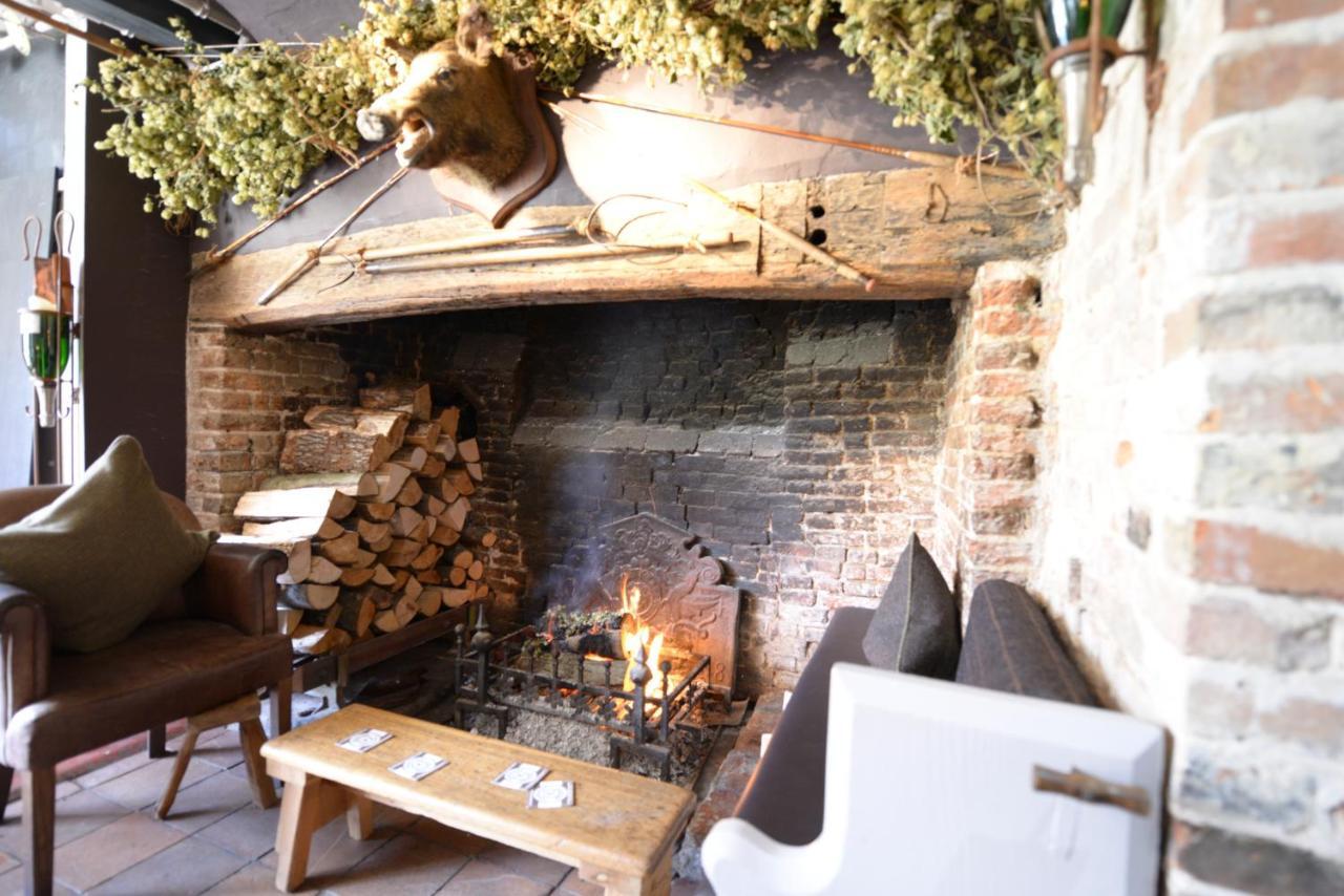 The Woolpack Inn Wavehorne 외부 사진
