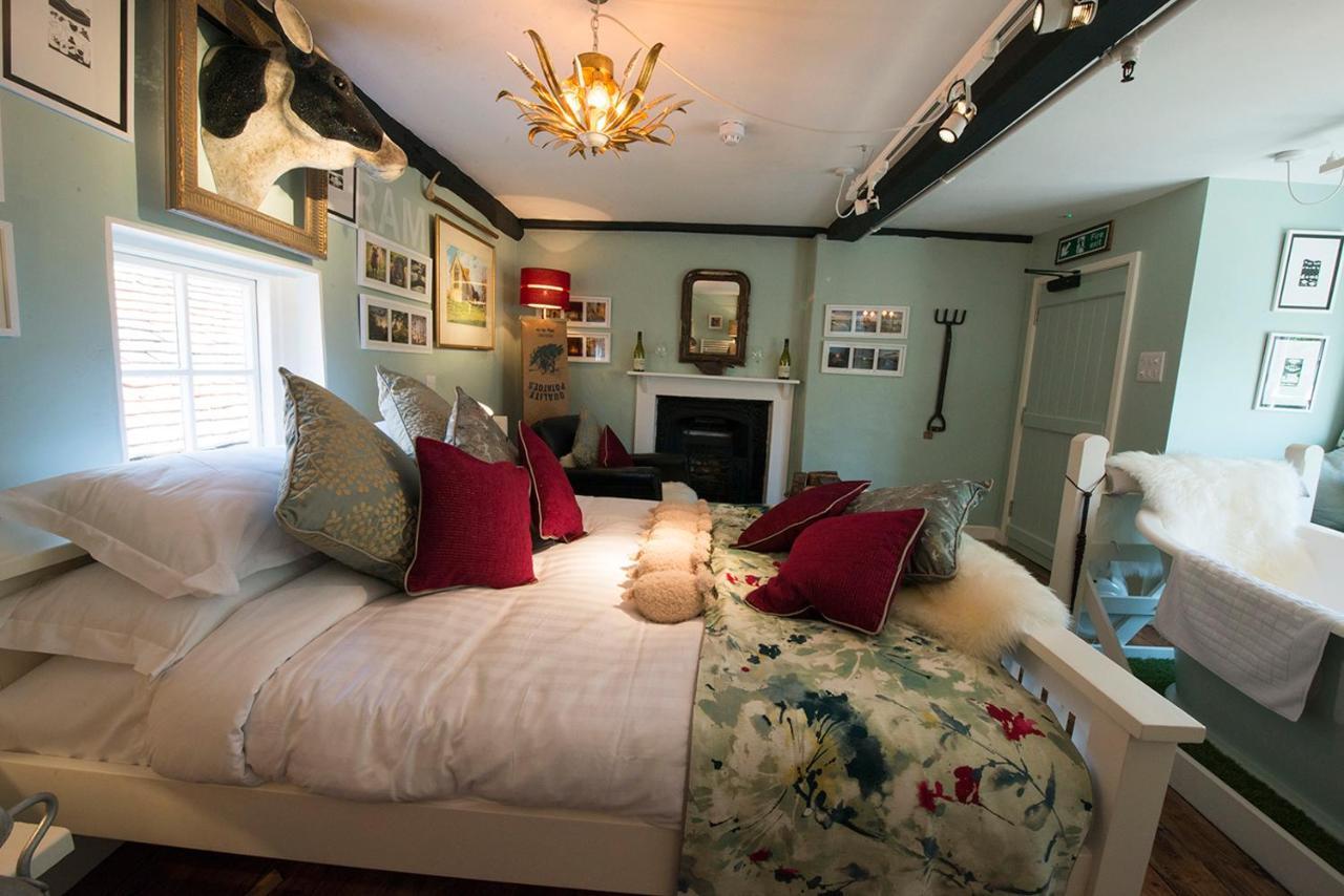 The Woolpack Inn Wavehorne 외부 사진